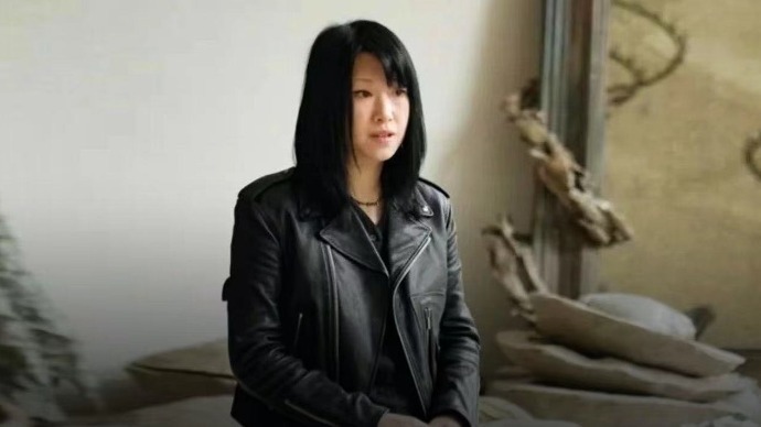 背负着艺术世家的光环，她把作品越做越生猛