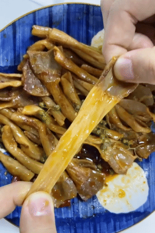 鸭板肠不是肠香辣魔性的口感让人欲罢不能