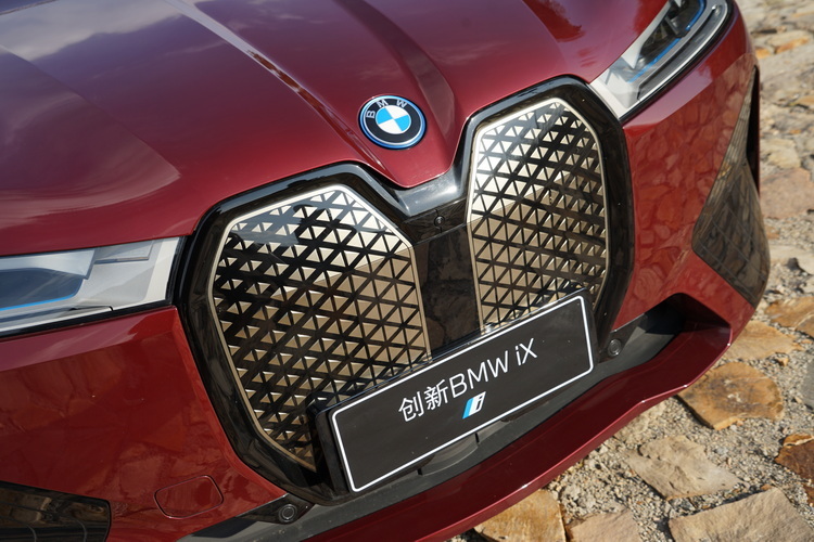 试驾创新BMW iX 纯电豪华与每辆宝马的必修课