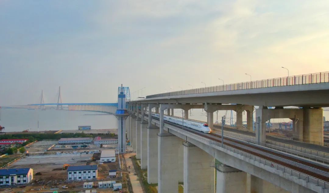 铁路部门商务差旅和通勤旅客便捷出行方便上海,苏州,南通三地30日定期