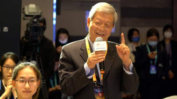 杨玉良对话小科学家：高分子科学与社会学_凤凰网视频_凤凰网