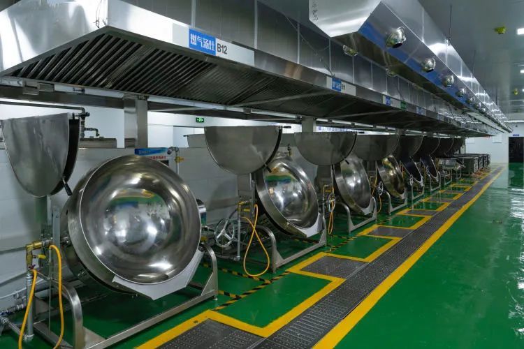 在中央厨房,"炒"字的意涵已然发生了翻天覆地的变化.