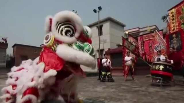 舞狮的动作不仅包含了本土文化,还包含了传统文化_凤凰网视频_凤凰网
