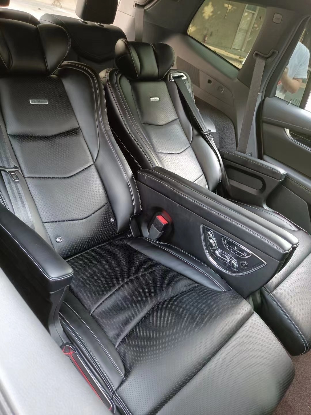 凯迪拉克xt6改装航空座椅内饰