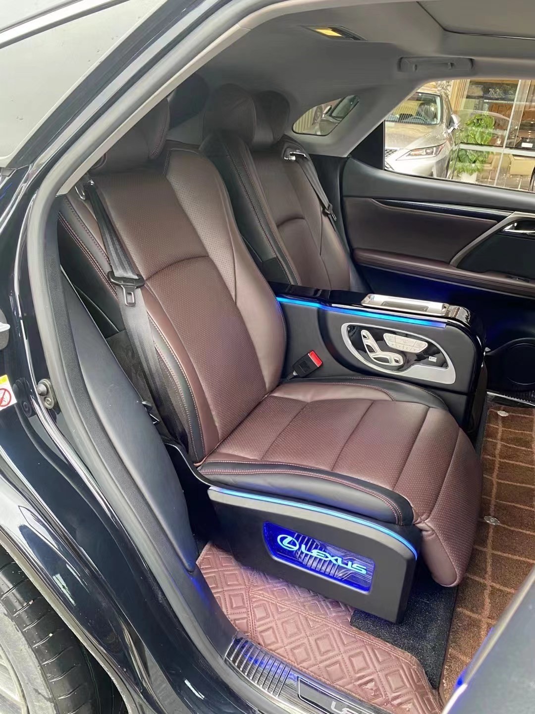 雷克萨斯rx300改装航空座椅内饰