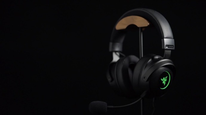 雷蛇北海巨妖V3超感版头戴式游戏耳机上手