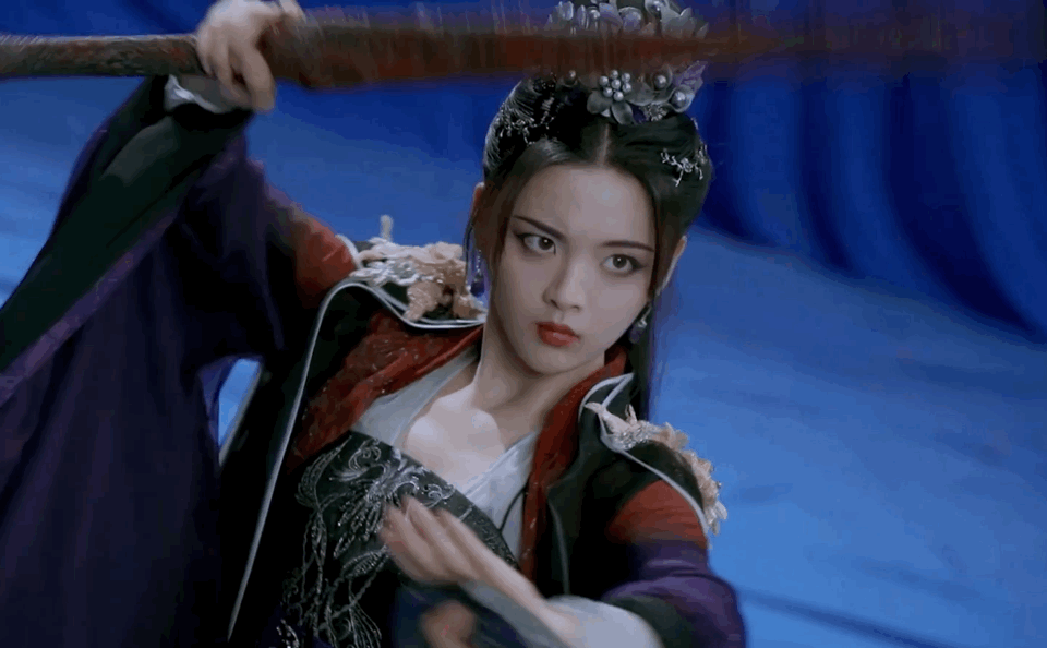 《重紫》女主角是个古代小萝莉,电视剧讲的是她从可爱活泼的少女,逐渐
