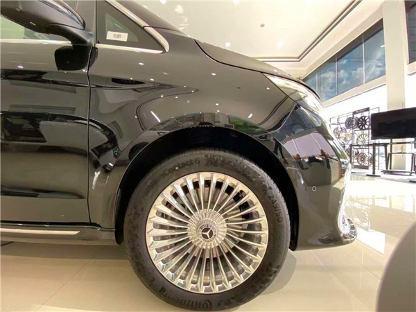 奔驰v260l改装而成上海商务车4s店