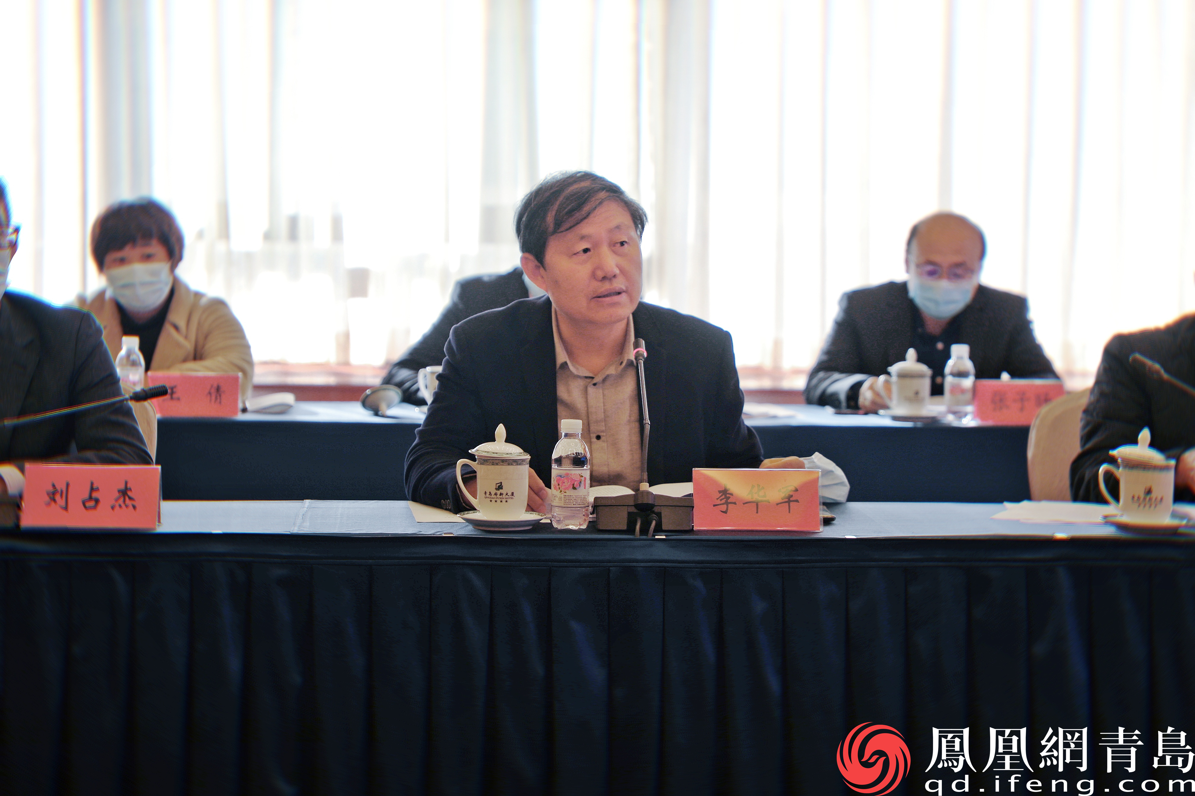 中国工程院院士，中国海洋大学教授、副校长，青岛高级专家协会会长李华军