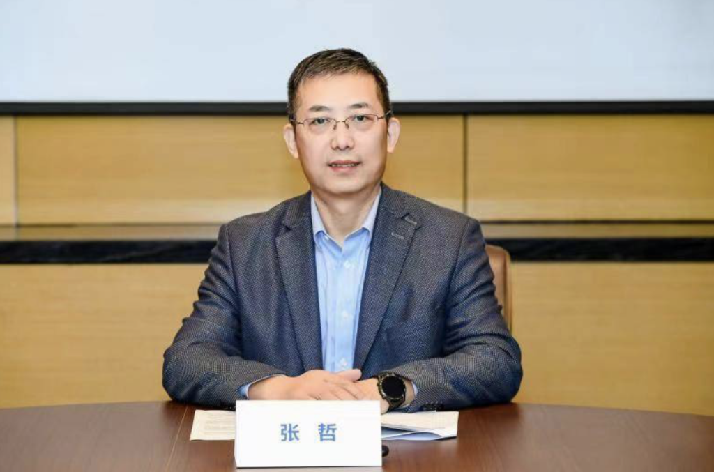 山东省医学会胸外科分会委员,青岛市市立医院胸外科主任张哲教授