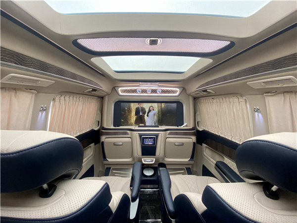 奔驰V260L改装全隔断七座商务车，上海授权体验定制中心