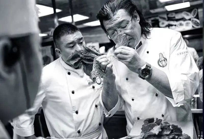 大董成为厨师的四十年都在等待着美大董的降临