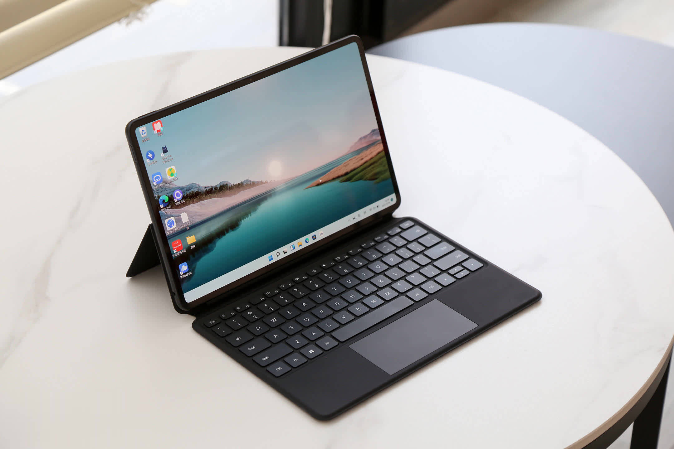 华为matebook e:升级酷睿芯片和oled屏,更理想的二合一笔记本__凤凰网