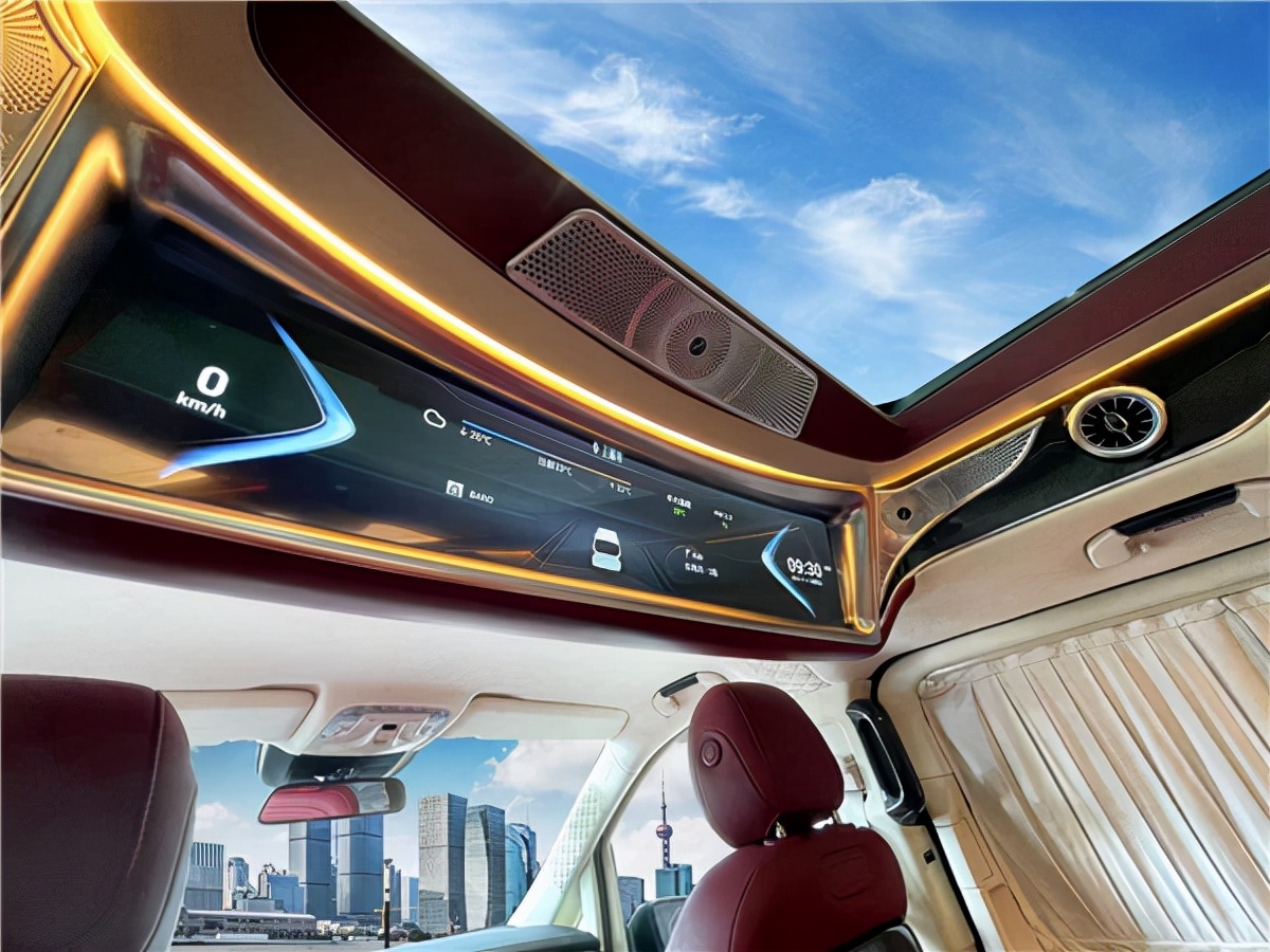 2022年新款奔驰V260L上市，上海体验定制中心年终钜惠