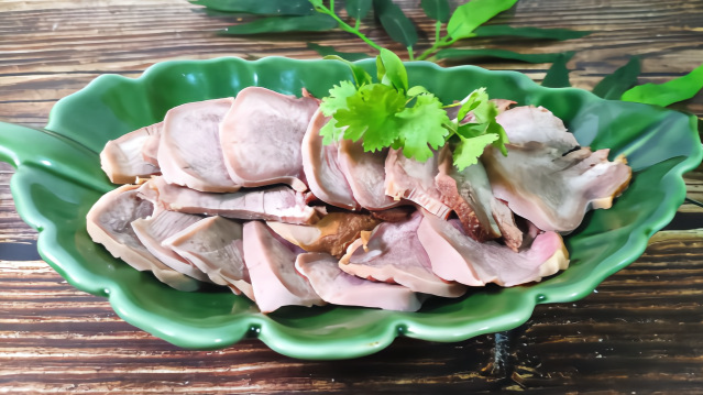 秘制卤牛舌，手把手教你做，又香又有嚼劲，下酒一级棒