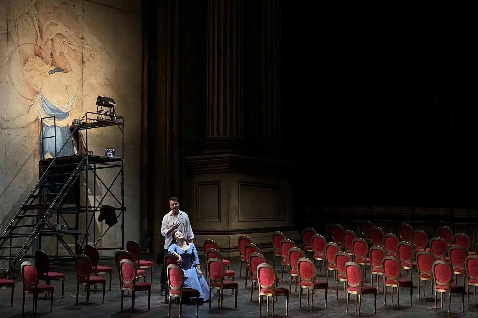 和慧在德国汉堡国家歌剧院演《托斯卡》