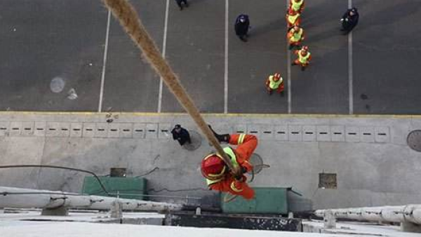 消防员安全如何保障？专业人士分析24岁消防员救轻生者牺牲