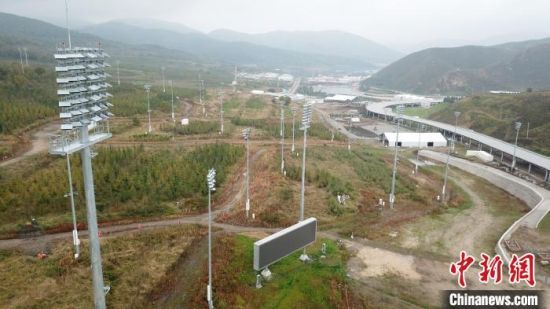 图为航拍国家越野滑雪中心的赛道。　翟羽佳 摄