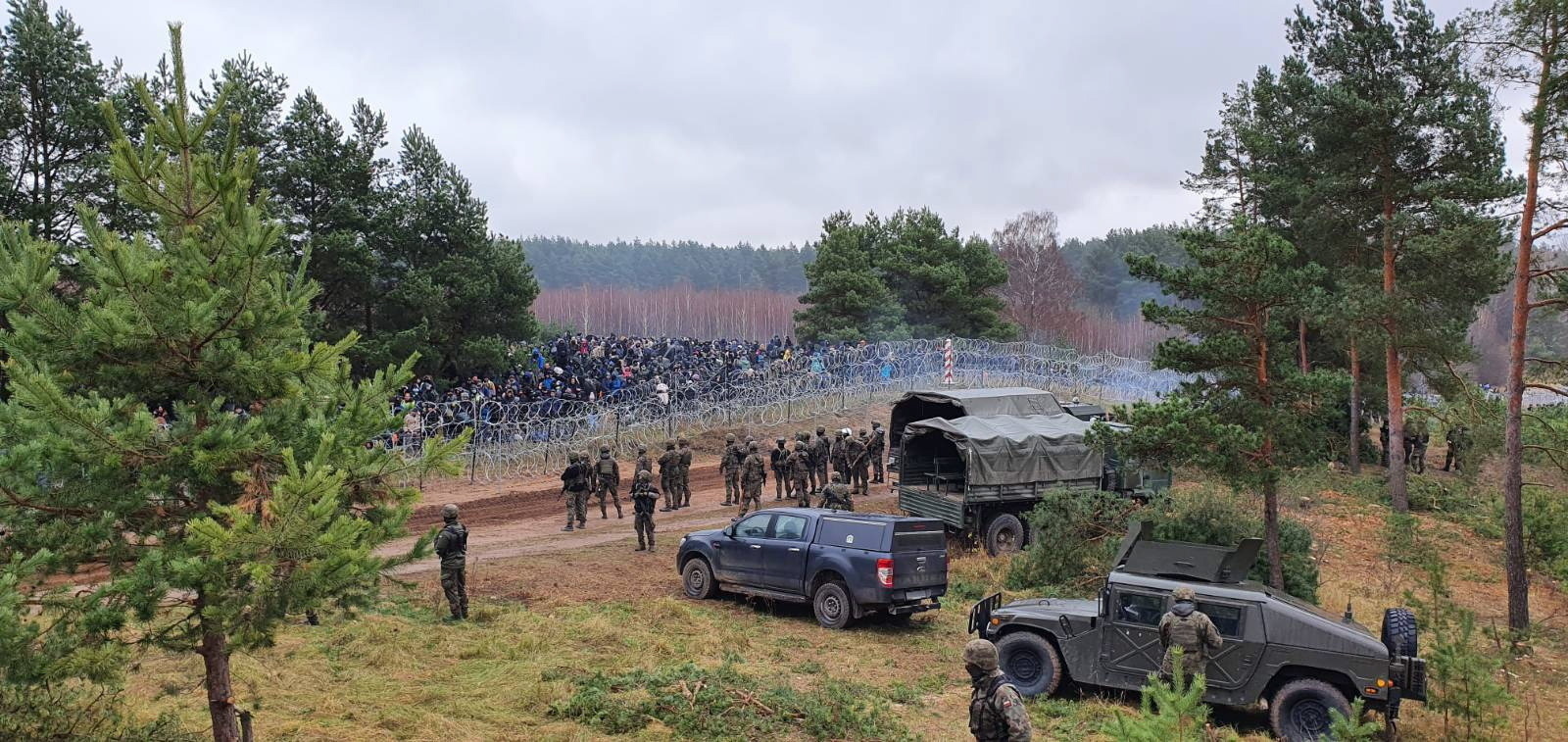 俄媒：波白边境附近发现大量德国部队装甲车