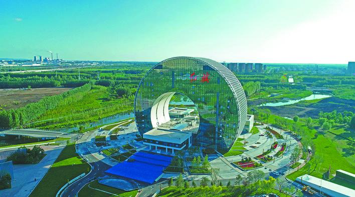 投资近80亿元的一汽红旗繁荣工厂已全面落成.12日,汽开区召开党代