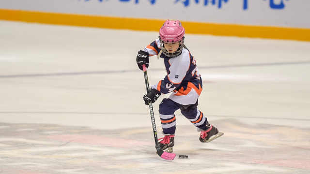 深圳昆仑鸿星冰球俱乐部备战冬奥会  努力让更多人爱上冰球