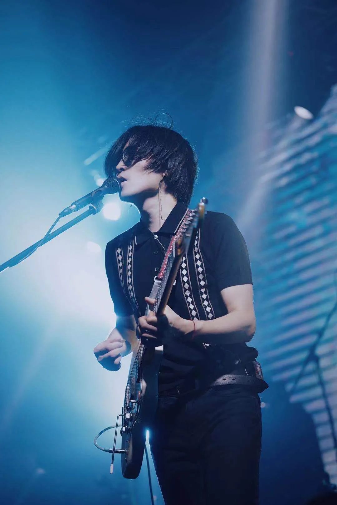 马晓东中国内地男歌手,现任逃跑计划乐队(escape plan)主唱.