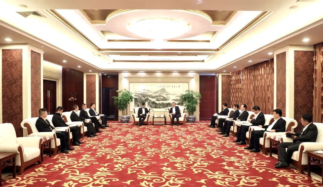 镇江市委书记马明龙会见华为高级副总裁熊乐宁一行