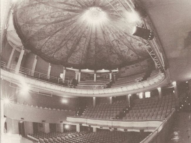 利舞台内部。   维基百科 图