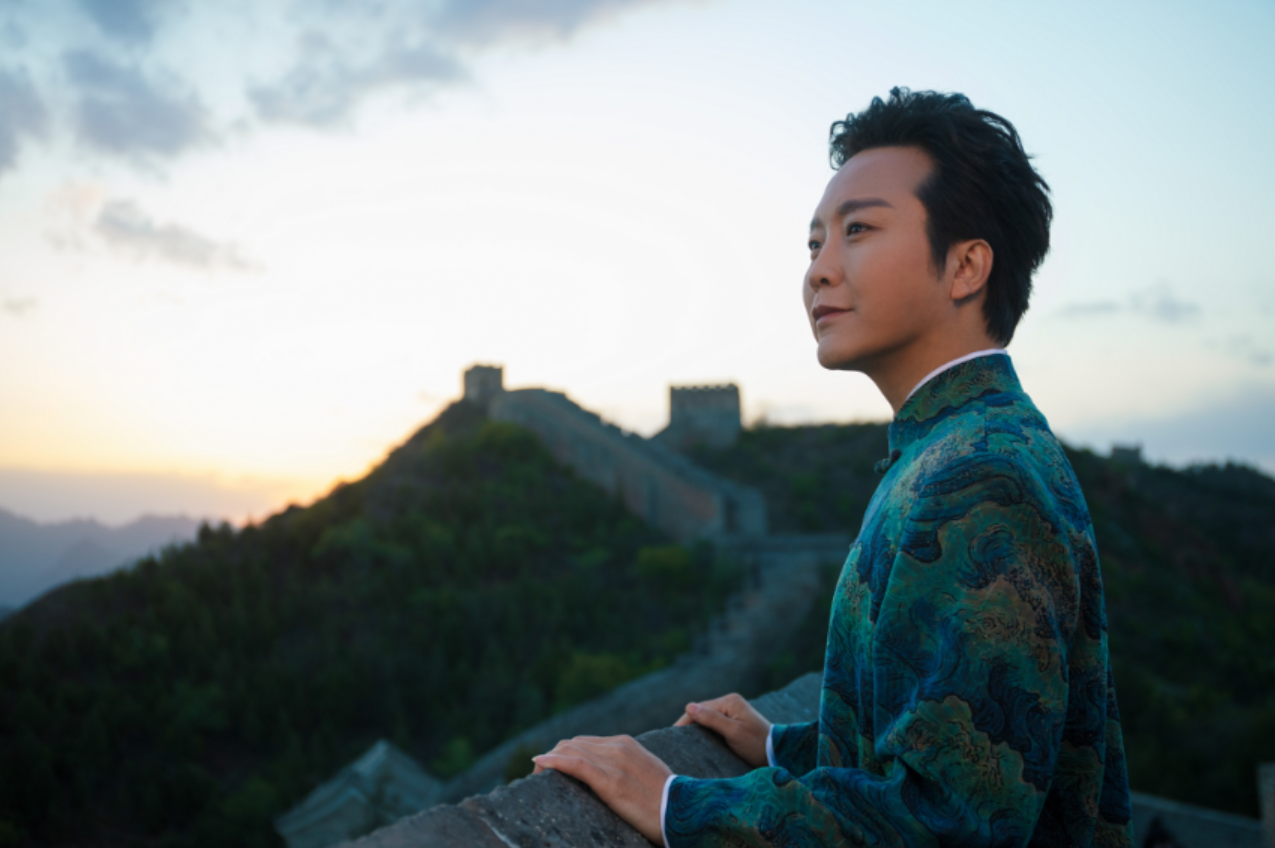 李玉刚《万疆》MV在长城取景