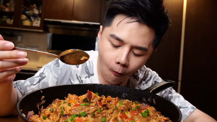 会发光的番茄肥牛烩饭！