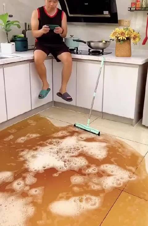 厨房厕所一体化?敢问阁下莫非师承老八?[泣不成声]