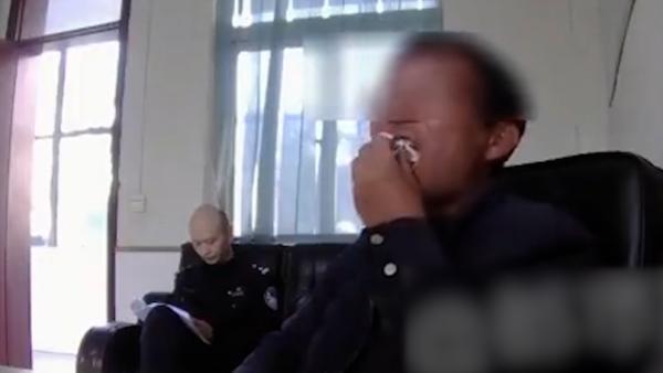 酒驾男子为消灭证据生吞检测单，交警现场展示“再打一份”