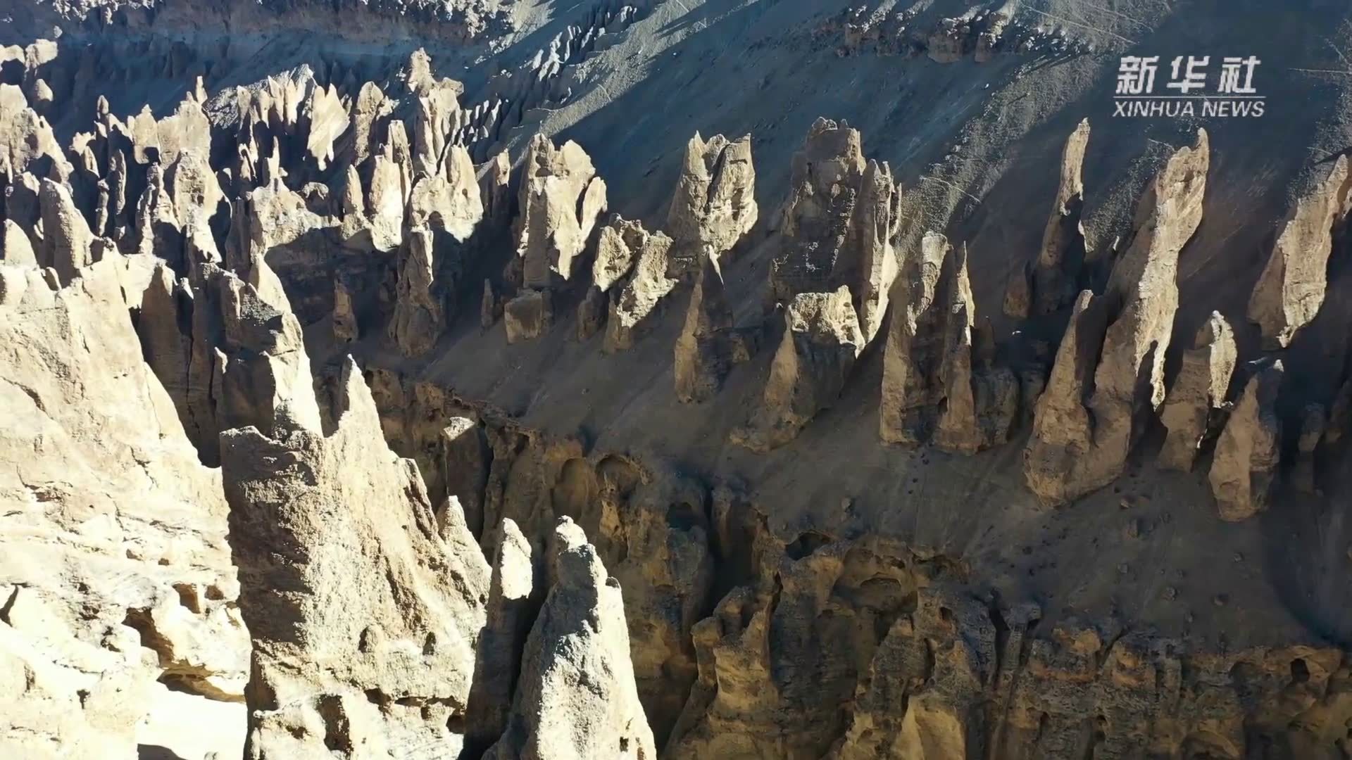 鸟瞰神奇土林——奇林峡