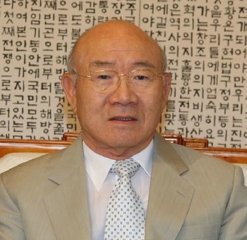 韩国总统生死斗全斗焕卢泰愚金泳三的恩怨情仇