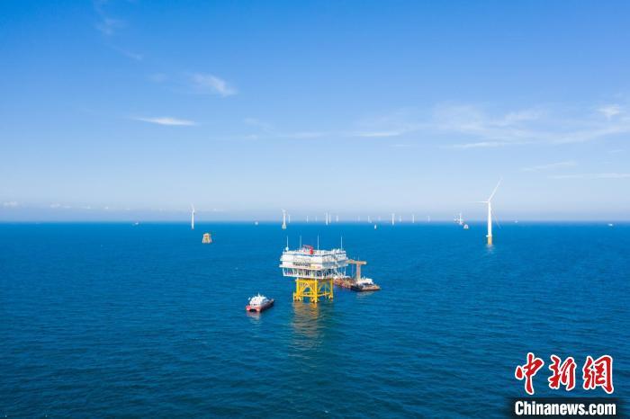 中广核汕尾后湖50万千瓦海上风电项目海上升压站。 中广核 供图