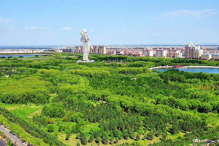 嘉峪关“西部明珠 ”气象塔