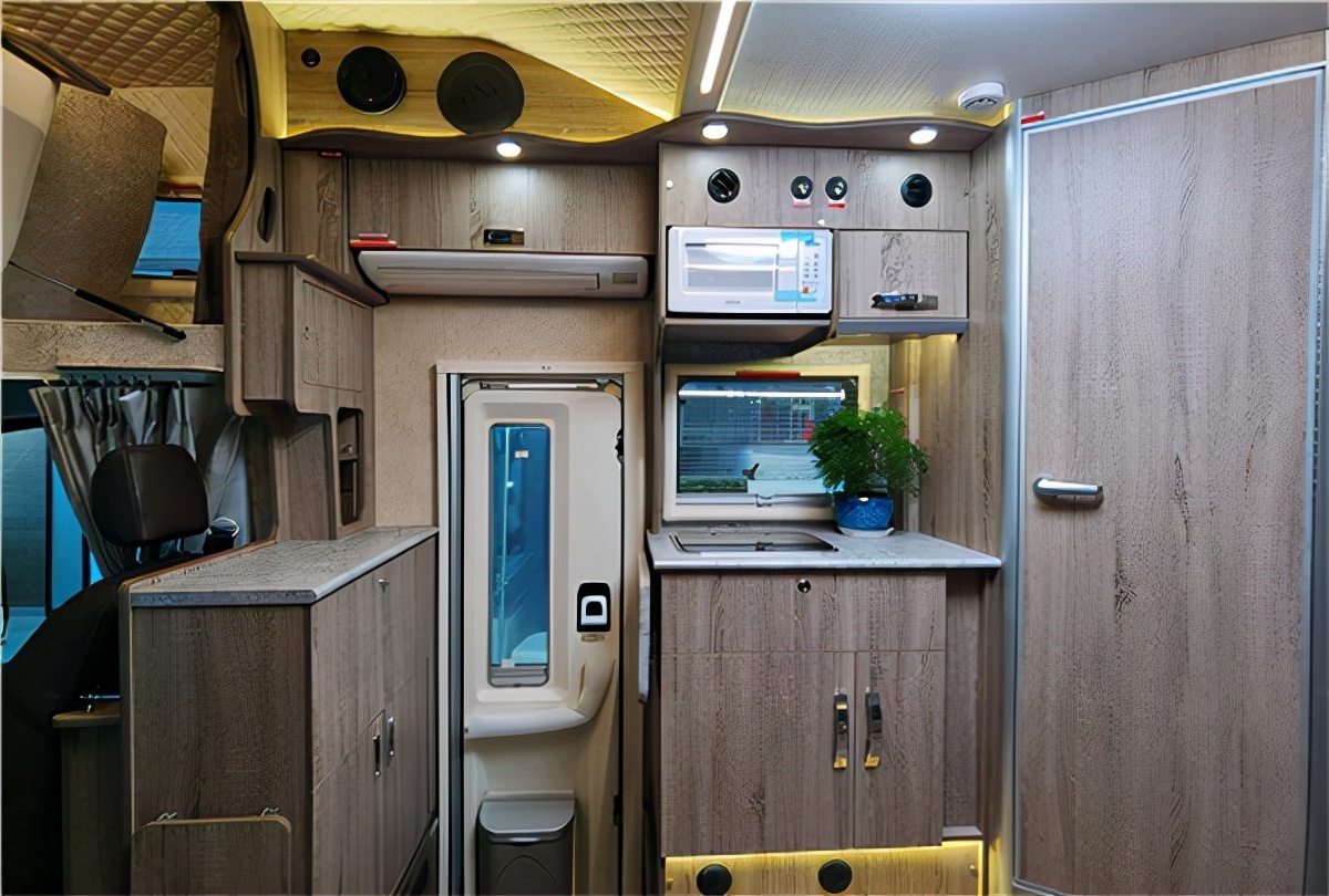 戴德自由风双拓展房车年底优惠15万