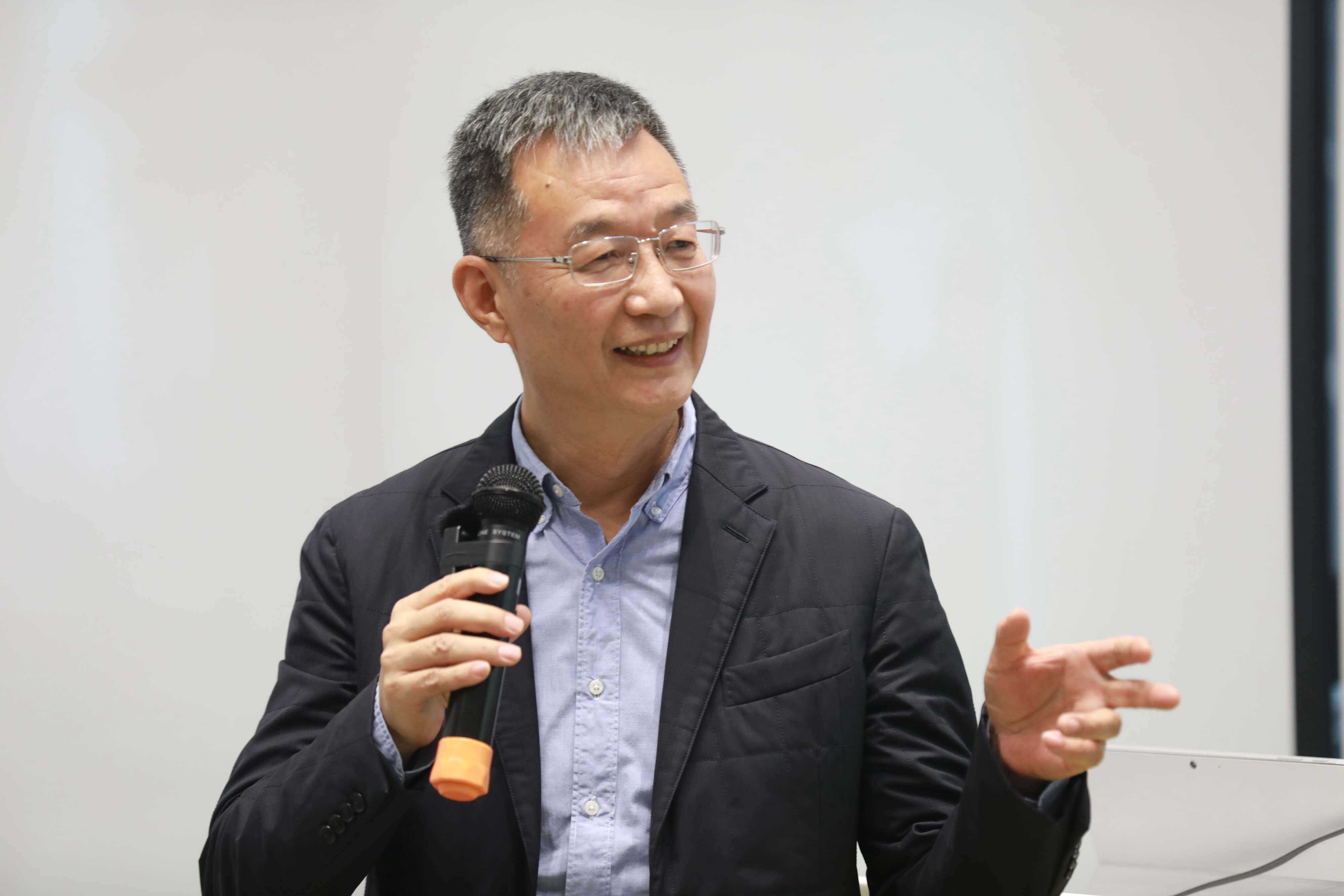西安建筑科技大学国际交流学院院长王友群与会发言