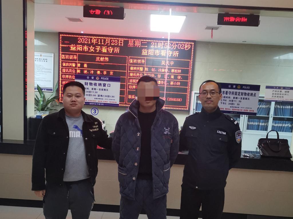 不但没能帮他防住警察,反而帮警察收集了他许多涉嫌违法犯罪的证据