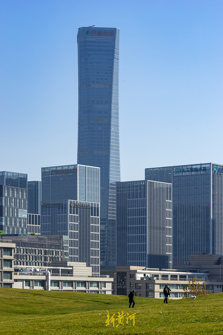 大草原现身济南高楼大厦间