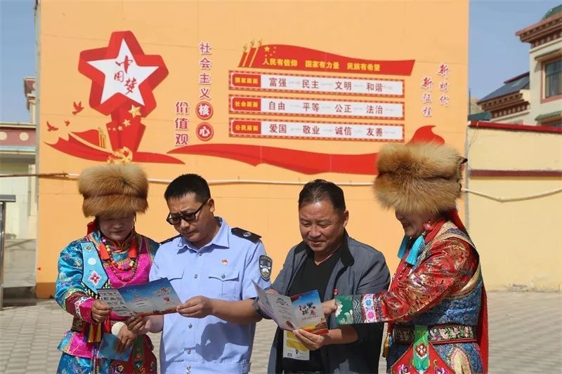 “最美”之花竞相开放 张掖肃南劲吹时代好家风