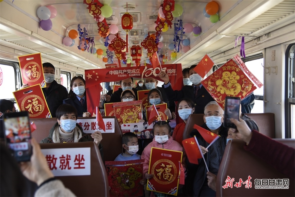 新春送福活动（资料照片）