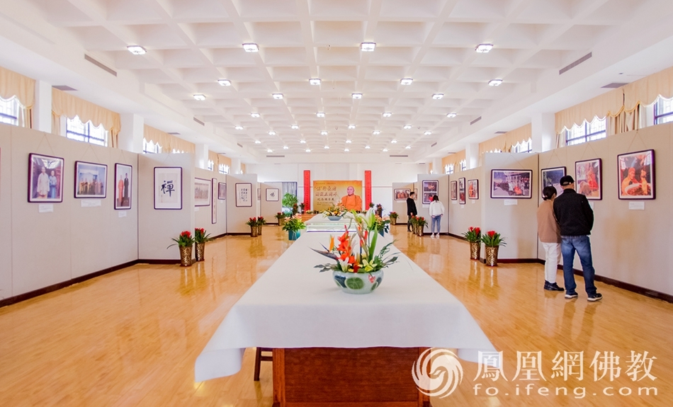 能行长老圆寂三周年图片展在博山正觉寺书画院三楼展出(图片来源:凤凰网佛教 摄影:和曦)