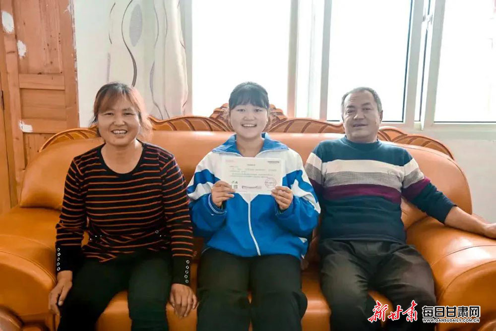 票价30年不变 “慢火车”向着幸福开