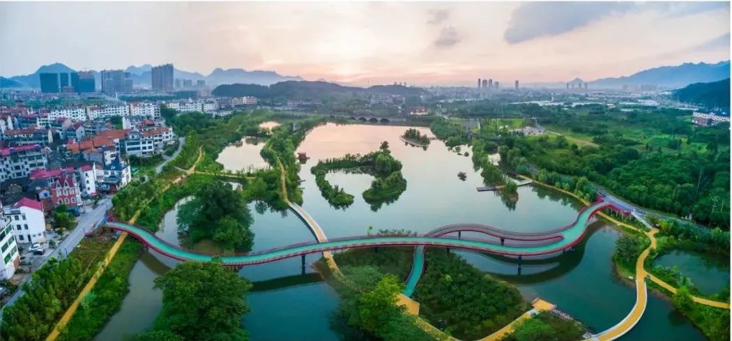 "浦阳江是浙江省唯一的山溪型河流生态缓冲带划定与生态修复试点,生态