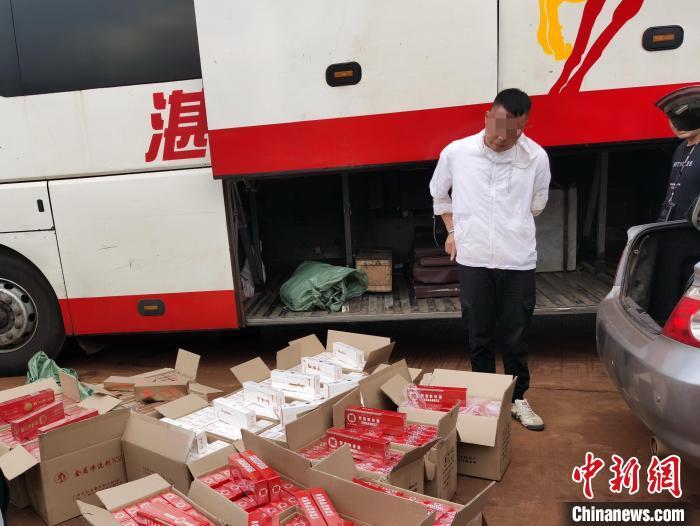 广东湛江警方打掉一个产销假冒伪劣香烟犯罪团伙