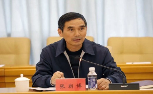 昌南新区党工委副书记,管委会主任张朝博主持座谈会.