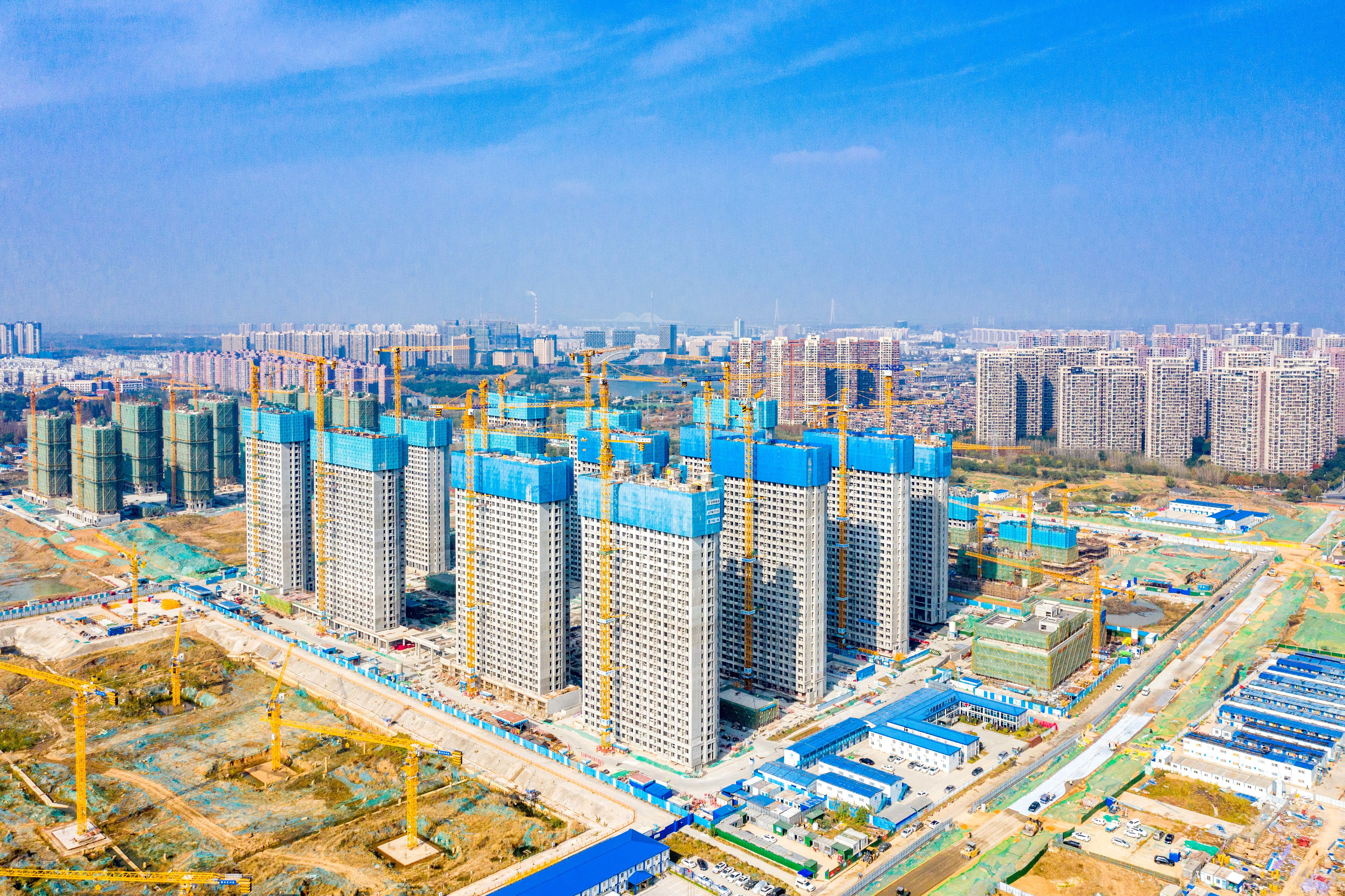 绿洲保障房14栋高层封顶 ——凤凰网房产南京