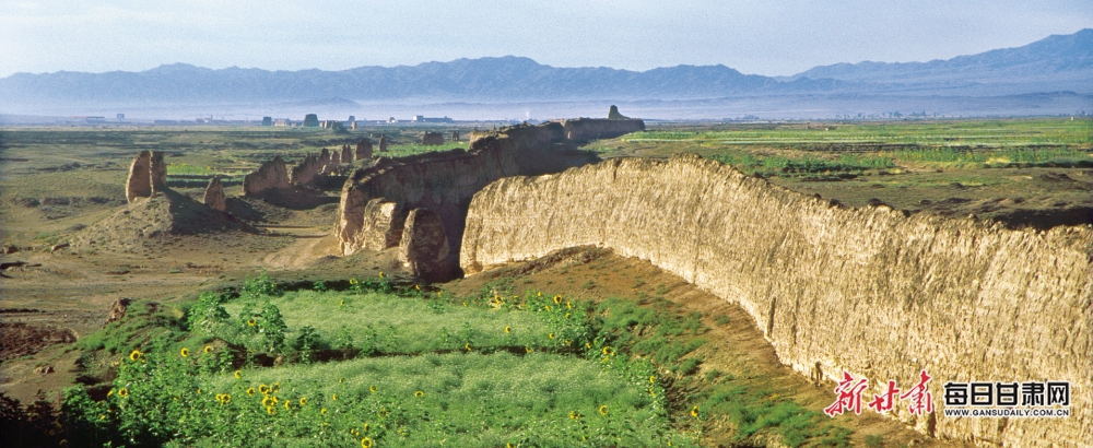 山丹县境内的古老长城