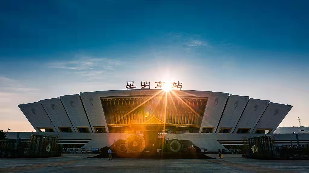 购房纠结选地段还是规划